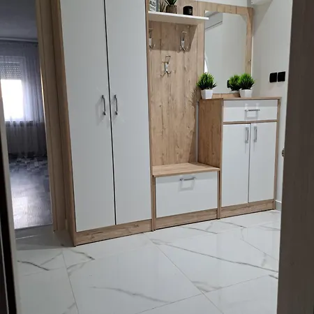 Apartment Mihaela *
